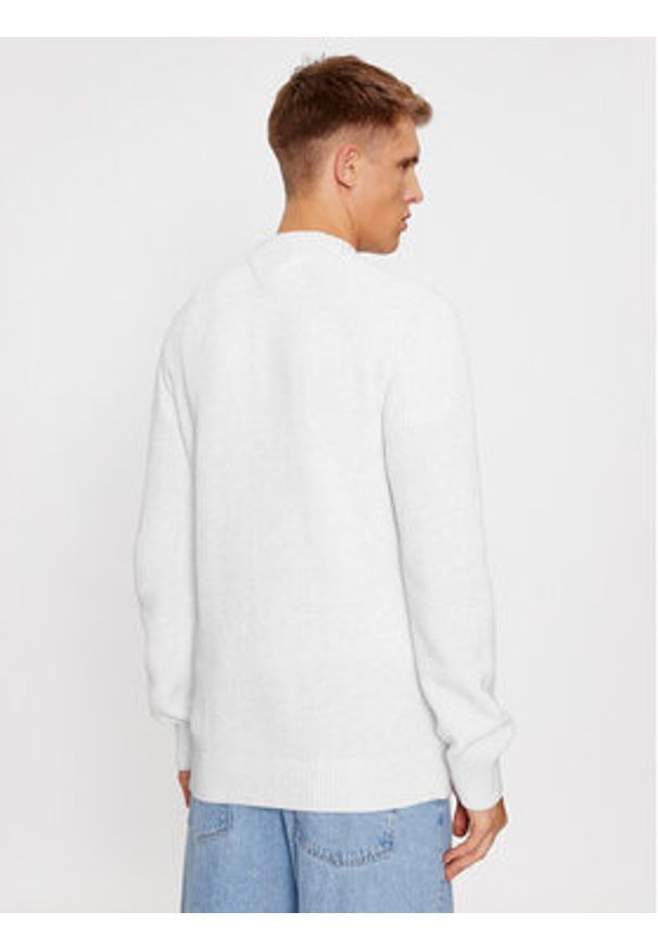 Tommy Jeans Sweter Tonal Xs Badge DM0DM17776 Szary Regular Fit. Kolor: szary. Materiał: bawełna