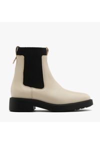 Ryłko - Kremowe sztyblety z elastyczną gumą MICHALINA. Nosek buta: okrągły. Kolor: beżowy. Materiał: skóra. Szerokość cholewki: normalna #1