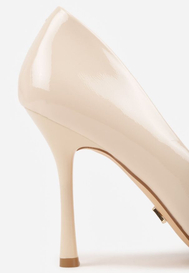 Born2be - Jasnobeżowe Lakierowane Szpilki Vices ze Skórzaną Wkładką Iralde. Okazja: na co dzień, na ślub cywilny, na wesele, do pracy, na spotkanie biznesowe. Kolor: beżowy. Materiał: skóra, lakier. Obcas: na szpilce. Styl: klasyczny, casual, biznesowy