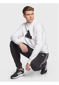 Adidas - adidas Bluza Future Icons Badge of Sport Crew Sweatshirt IC3741 Biały Regular Fit. Kolor: biały. Materiał: bawełna. Styl: sportowy #4