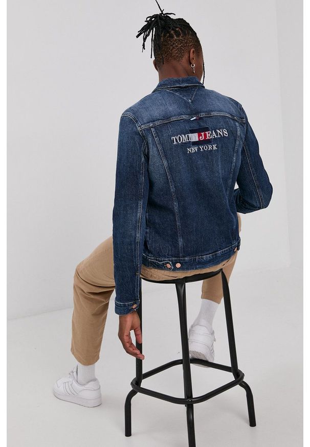 Tommy Jeans Kurtka jeansowa męska kolor granatowy przejściowa. Okazja: na co dzień. Kolor: niebieski. Styl: casual