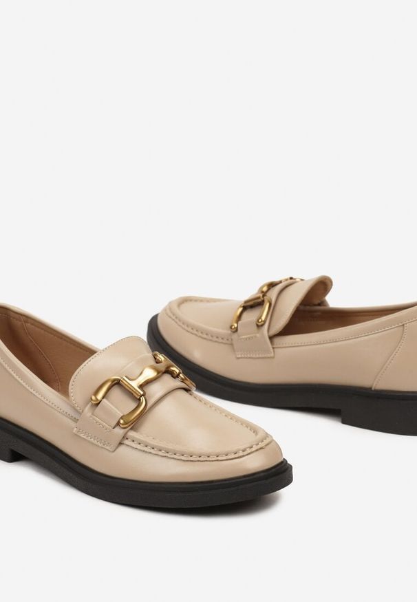 Born2be - Beżowe Płaskie Mokasyny z Ozdobną Klamrą Labina. Zapięcie: klamry. Kolor: beżowy. Materiał: jeans. Sezon: wiosna, jesień. Styl: elegancki