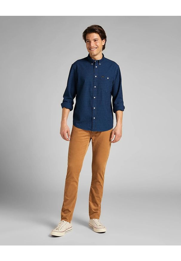 Lee - MĘSKA KOSZULA MATERIAŁOWA LEE RIVETED SHIRT INDIGO L66IMNDK 112140546. Materiał: materiał
