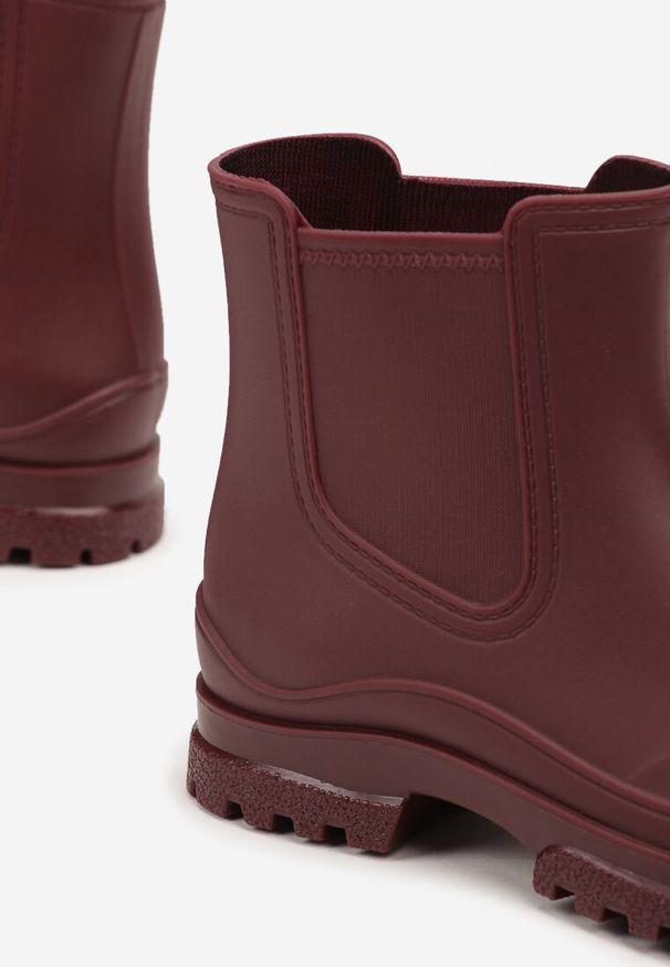 Renee - Bordowe Wsuwane Kalosze Krótkie Urvia. Okazja: na spacer. Zapięcie: bez zapięcia. Kolor: czerwony. Materiał: dresówka