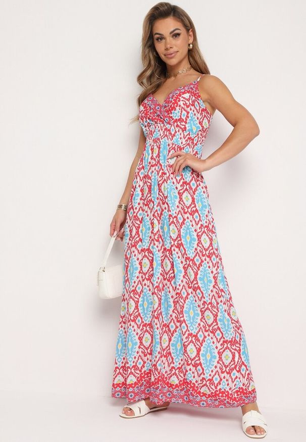 Born2be - Czerwona Taliowana Sukienka z Wiskozy na Regulowanych Ramiączkach z Gumką w Pasie Zenadea. Okazja: na co dzień. Kolor: czerwony. Materiał: wiskoza. Długość rękawa: na ramiączkach. Sezon: lato. Styl: wizytowy, casual