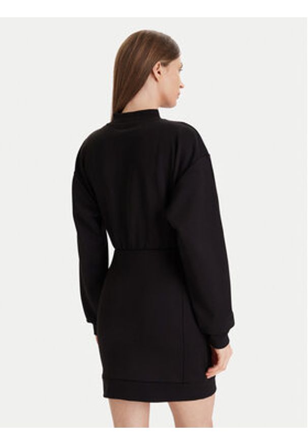 Guess Sukienka codzienna V5YK02 KCX22 Czarny Regular Fit. Okazja: na co dzień. Kolor: czarny. Materiał: syntetyk. Typ sukienki: proste. Styl: casual