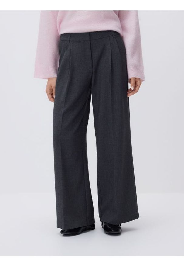 Reserved - Spodnie z wiskozą - jasnoszary. Kolor: szary. Materiał: wiskoza