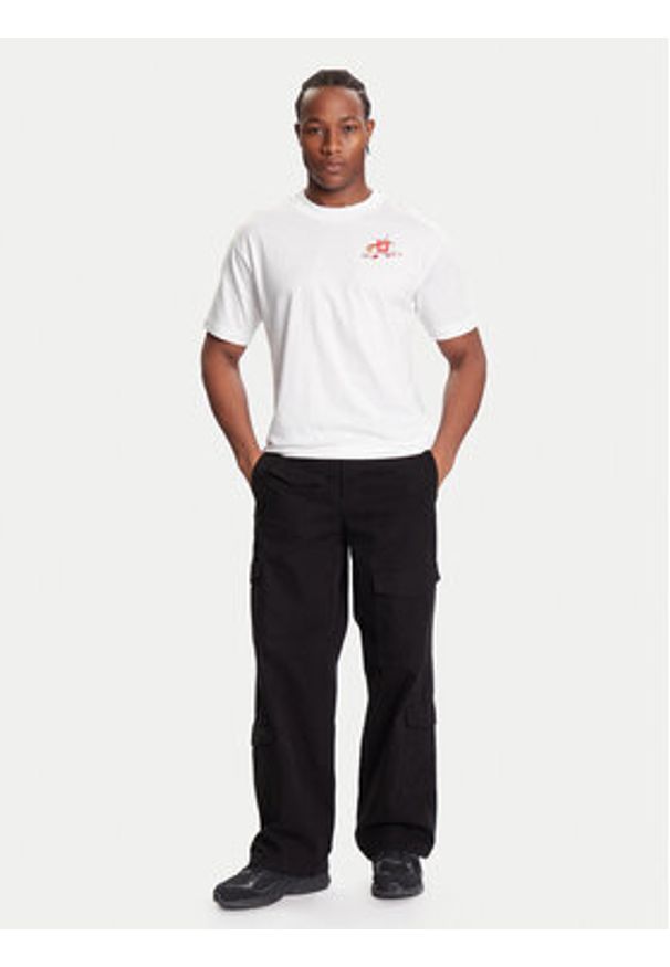 New Balance T-Shirt MT53931 Biały Regular Fit. Kolor: biały. Materiał: bawełna