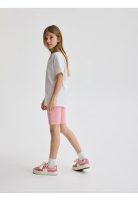 Reserved - Prążkowane szorty - różowy. Kolor: różowy. Materiał: prążkowany #1