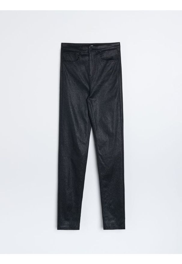 Sinsay - Jeansy skinny high waist z brokatem - czarny. Stan: podwyższony. Kolor: czarny