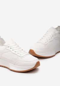 Born2be - Białe Sznurowane Sneakersy na Platformie z Miękką Cholewką Stratis. Kolor: biały. Szerokość cholewki: normalna. Obcas: na platformie