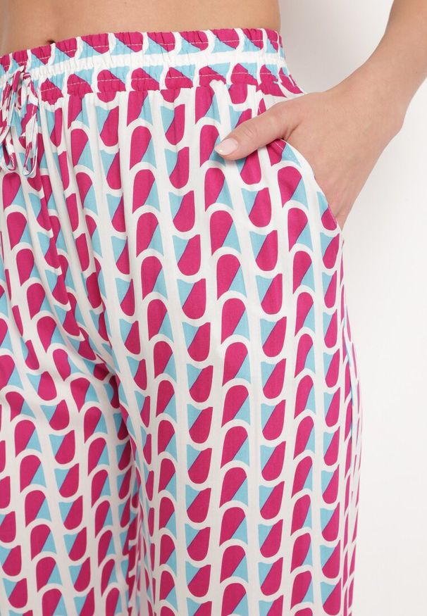 Born2be - Różowo-Niebieskie Wiskozowe Spodnie Szerokie z Troczkiem w Abstrakcyjny Wzór Rianda. Okazja: na co dzień, do pracy. Kolor: różowy. Materiał: wiskoza. Styl: casual, elegancki