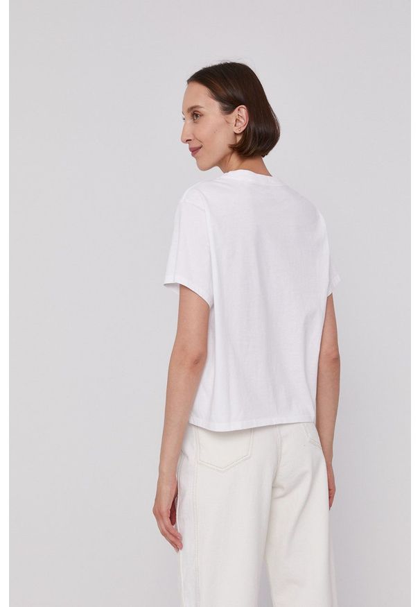 Levi's® - Levi's T-shirt damski kolor biały. Okazja: na spotkanie biznesowe. Kolor: biały. Wzór: nadruk. Styl: biznesowy