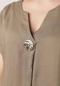 Born2be - Ciemnobeżowa Nietoperzowa Bluzka z Krótkim Rękawem z Lnem i Wiskozą Isirtila. Okazja: na co dzień, do pracy. Kolor: beżowy. Materiał: wiskoza, len. Długość rękawa: krótki rękaw. Długość: krótkie. Sezon: lato. Styl: casual, klasyczny, elegancki #6