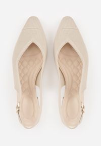 Renee - Beżowe Czółenka Slingback VICES z Miękkiej Dzianiny na Niskim Obcasie z Wkładką Soft-Pillow Olitia. Zapięcie: pasek. Kolor: beżowy. Materiał: dzianina. Szerokość cholewki: normalna. Wzór: aplikacja. Obcas: na obcasie. Styl: glamour, elegancki. Wysokość obcasa: niski #4