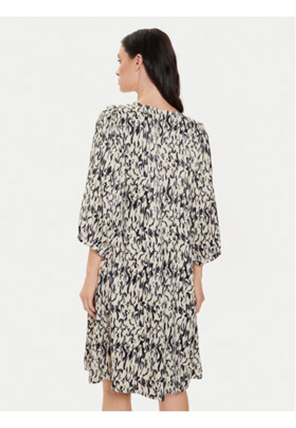 Karen by Simonsen Sukienka codzienna Nikole 10104917 Beżowy Relaxed Fit. Okazja: na co dzień. Kolor: beżowy. Materiał: wiskoza. Typ sukienki: proste. Styl: casual