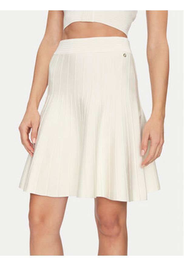 Guess Spódnica mini W5GD0U Z2XY0 Biały Regular Fit. Kolor: biały. Materiał: wiskoza