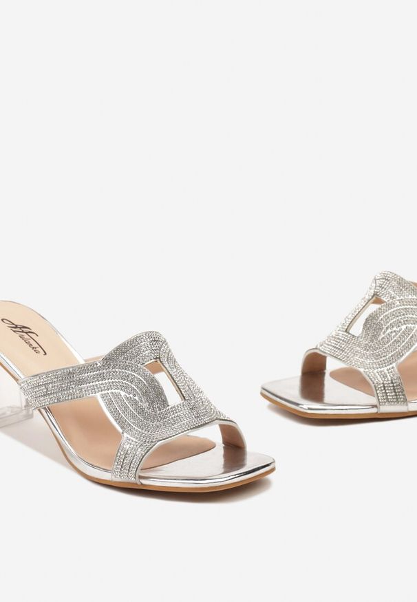 Born2be - Srebrne Klapki na Transparentnym Słupku z Cyrkoniami Akuarina. Okazja: na co dzień. Kolor: srebrny. Obcas: na słupku. Styl: wizytowy, elegancki, casual