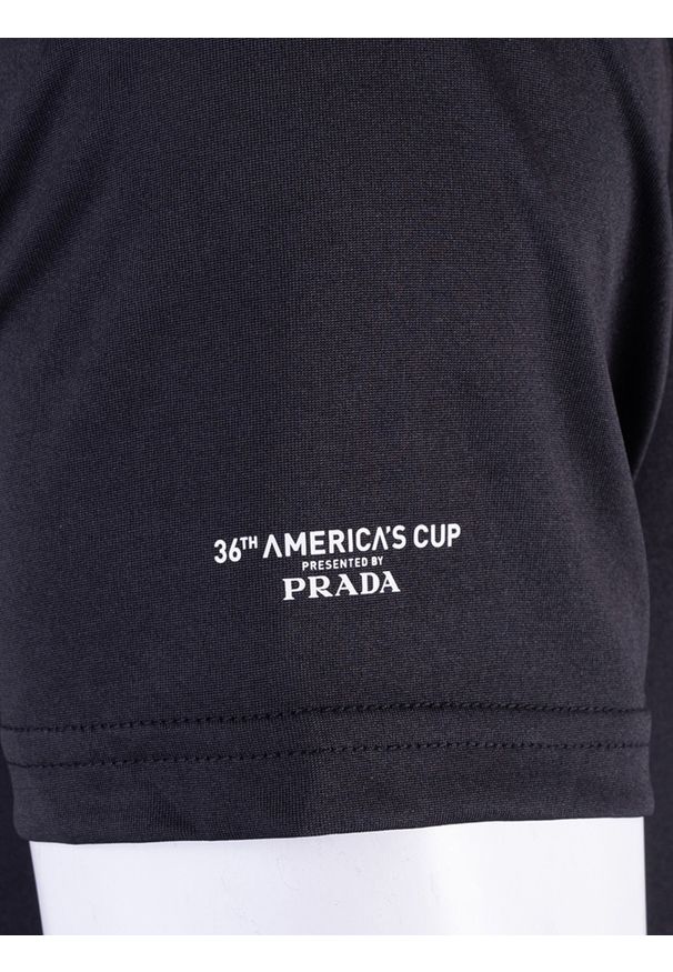 North Sails X Prada T-shirt "Mistral" | 45 2303 000 | T-shirt Mistral | Mężczyzna | Czarny. Okazja: na co dzień. Kolor: czarny. Materiał: poliester. Wzór: nadruk, aplikacja. Styl: casual