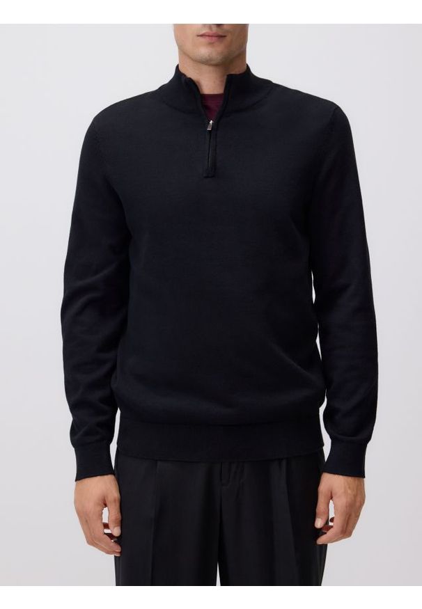 Reserved - Sweter z zapinanym golfem - czarny. Typ kołnierza: golf. Kolor: czarny. Materiał: bawełna, dzianina
