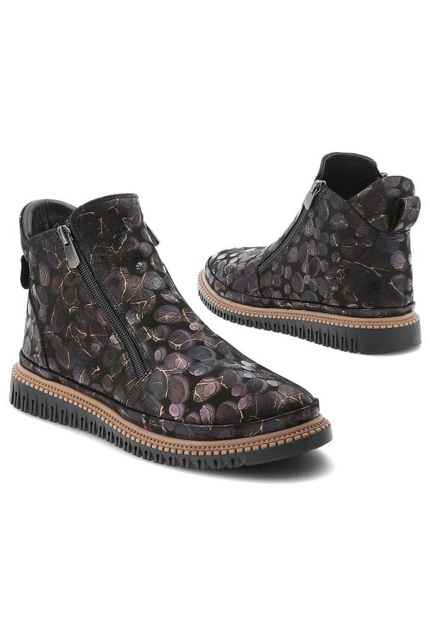 Czarne Botki Artiker Wzorzyste Obuwie Damskie. Okazja: na spacer, na co dzień. Zapięcie: zamek. Kolor: czarny. Materiał: skóra. Szerokość cholewki: normalna. Styl: casual, elegancki