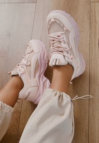 Born2be - Różowe Sneakersy na Tłoczonej Podeszwie z Ozdobnym Sznurowaniem i Wstawkami z Siateczki Xerxia. Kolor: różowy