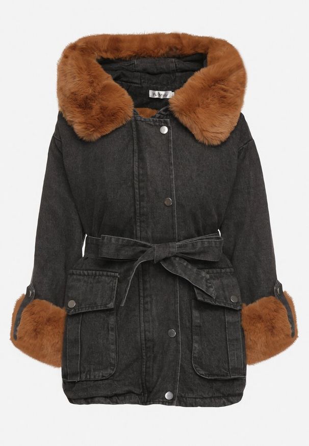 Born2be - Czarna Jeansowa Kurtka z Kapturem i Paskiem oraz Futerkiem na Napy Tarasima. Okazja: na co dzień. Typ kołnierza: kaptur. Kolor: czarny. Materiał: jeans, futro. Styl: casual