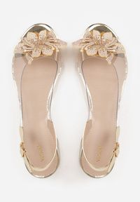 Born2be - Złote Przezroczyste Sandały VICES na Obcasie z Kwiatem 3D i Cyrkoniami Kallinaera. Zapięcie: sprzączka. Kolor: złoty. Wzór: kwiaty. Obcas: na obcasie. Styl: elegancki. Wysokość obcasa: średni #6