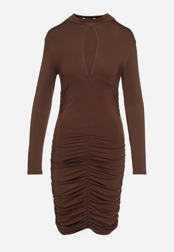 Born2be - Brązowa Sukienka Dopasowana z Marszczeniami i Wycięciem na Dekolcie Zaivina. Kolor: brązowy. Materiał: wiskoza. Typ sukienki: proste. Styl: wizytowy, klasyczny