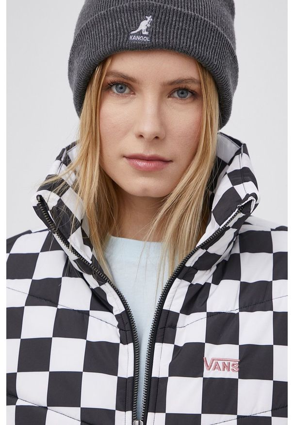 Vans kurtka damska kolor biały przejściowa. Okazja: na co dzień. Kolor: biały. Materiał: materiał, tkanina. Styl: casual
