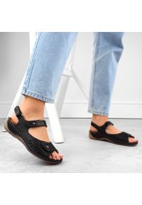Skórzane komfortowe sandały damskie na rzepy czarne Helios 266-2.011. Zapięcie: rzepy. Kolor: czarny. Materiał: skóra #7