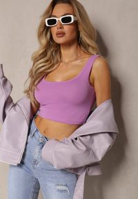 Renee - Fioletowy Tank Top z Elastycznej Bawełny z Głębokim Dekoltem Omaliana. Okazja: na co dzień. Kolor: fioletowy. Materiał: bawełna. Styl: casual