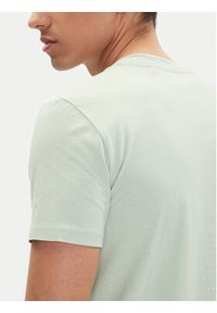 Mustang T-Shirt Austin 1016480 Zielony Regular Fit. Kolor: zielony. Materiał: bawełna #3