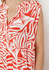 Born2be - Czerwona Bawełniana Rozkloszowana Sukienka z Geometrycznym Wzorem Annivaria. Okazja: na co dzień. Typ kołnierza: dekolt w kształcie V. Kolor: czerwony. Materiał: bawełna. Wzór: geometria. Typ sukienki: rozkloszowane. Styl: klasyczny, casual, elegancki #6