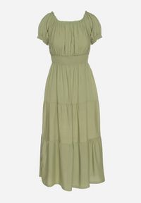 Born2be - Ciemnozielona Sukienka o Rozkloszowanym Kroju z Dekoltem Typu Łódka Miranea. Okazja: na co dzień. Kolor: zielony. Materiał: jeans. Typ sukienki: proste, rozkloszowane. Styl: casual, klasyczny #6