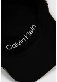 Calvin Klein czapka kolor czarny wzorzysta. Kolor: czarny. Materiał: bawełna #3