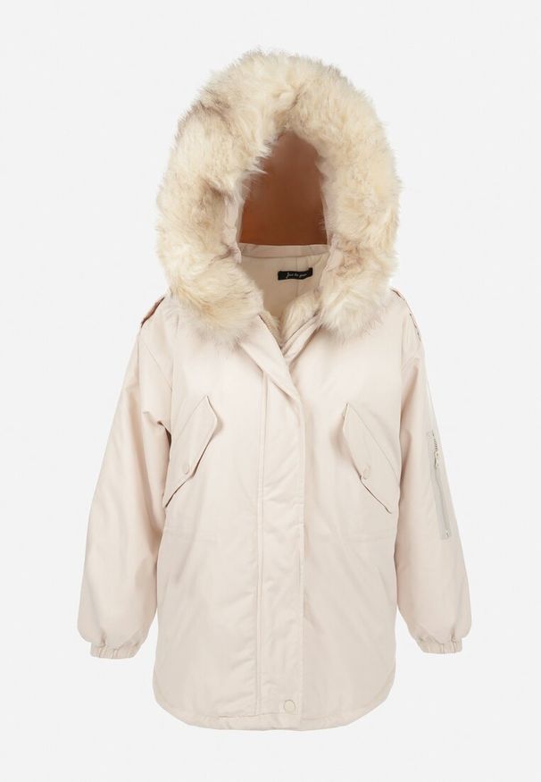 Born2be - Beżowa Kurtka Parka Oversize z Futerkiem Mitto. Kolor: beżowy. Materiał: futro. Długość rękawa: długi rękaw. Długość: długie. Sezon: zima, jesień. Styl: klasyczny, elegancki