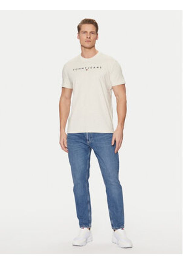 Tommy Jeans T-Shirt Linear Logo DM0DM20744 Beżowy Regular Fit. Kolor: beżowy. Materiał: bawełna