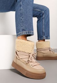 Renee - Ciemnobeżowe Śniegowce Futerkowe na Platformie ze Sznurowaną Cholewką Izalithia. Kolor: beżowy. Materiał: wełna, jeans, futro. Szerokość cholewki: normalna. Sezon: zima. Obcas: na platformie. Styl: elegancki #2