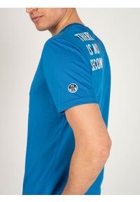 North Sails X Prada T-shirt "Mistral" | 45 2303 000 | T-shirt Mistral | Mężczyzna | Niebieski. Okazja: na co dzień. Kolor: niebieski. Materiał: poliester. Wzór: nadruk, aplikacja. Styl: casual #8
