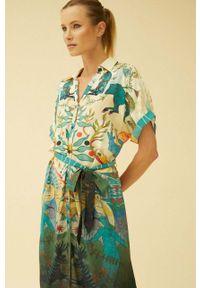 medicine - Medicine sukienka kolor multicolor midi prosta. Materiał: tkanina. Długość rękawa: krótki rękaw. Typ sukienki: proste. Długość: midi #3