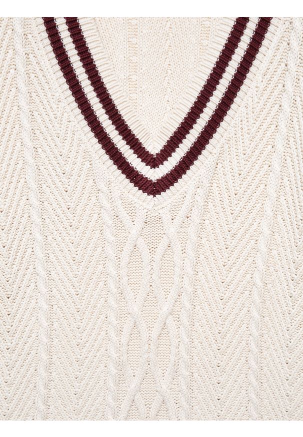 Big-Star - Sweter damski z wiskozy z dekoltem v-neck kremowy Cyntylia 102. Kolor: kremowy. Materiał: wiskoza. Wzór: ze splotem. Styl: klasyczny