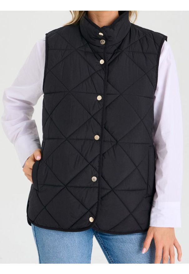 Sinsay - Pikowana kamizelka ze stójką - czarny. Typ kołnierza: kołnierzyk stójkowy. Kolor: czarny