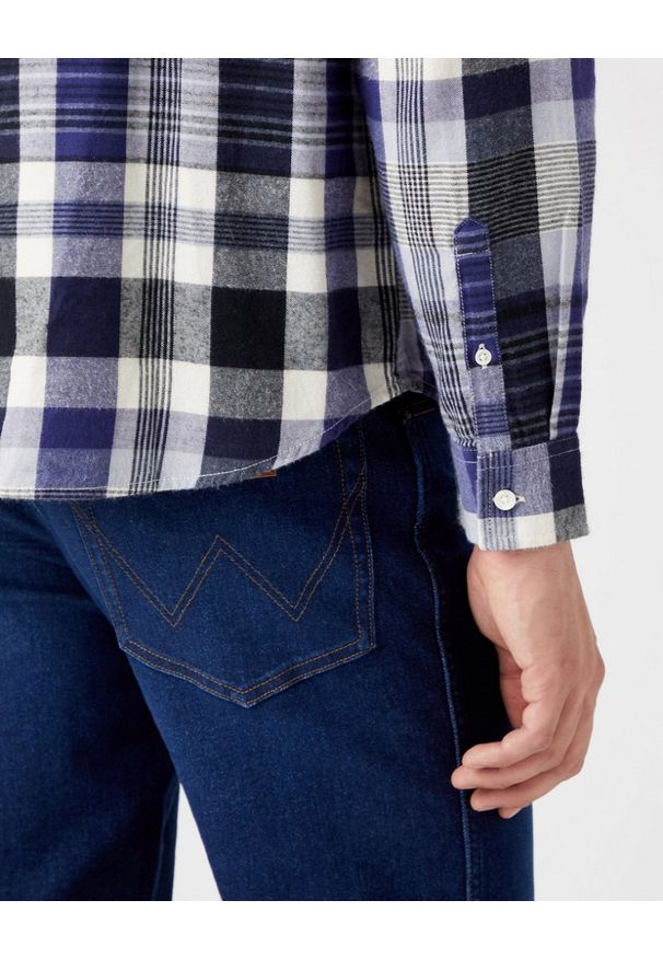 Wrangler - WRANGLER 1 PKT SHIRT MĘSKA KOSZULA W KRATĘ DŁUGI RĘKAW STONE WASH W5D6CNX4Q 112323749. Długość rękawa: długi rękaw. Długość: długie