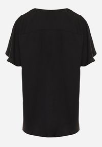 Renee - Czarna Bluzka z Haftowanym Dekoltem i Krótkimi Rękawami Junelia. Kolor: czarny. Długość rękawa: krótki rękaw. Długość: krótkie. Wzór: haft. Sezon: wiosna, lato #6