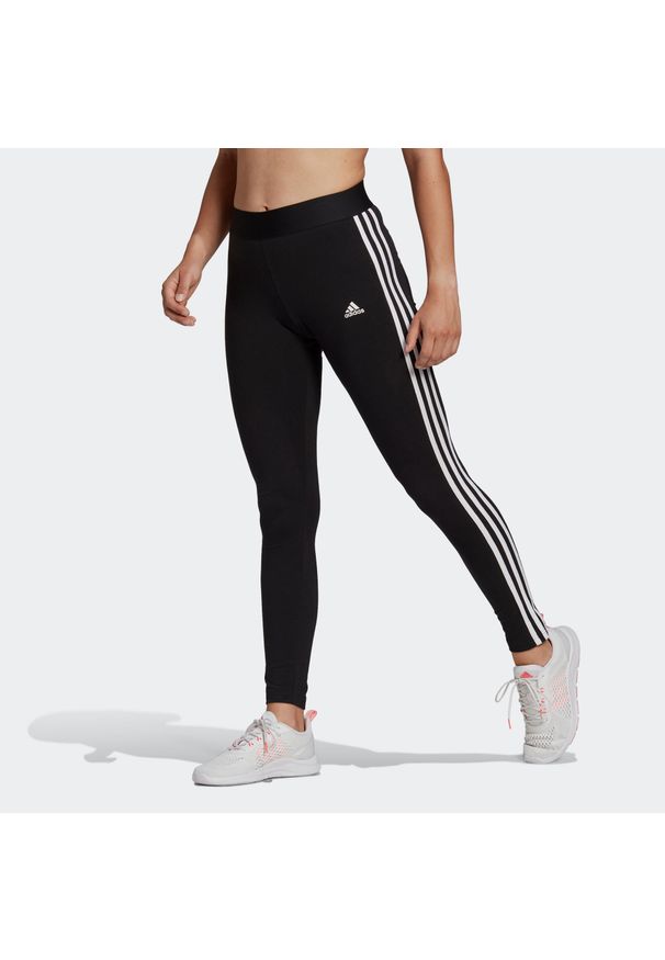 Adidas - Legginsy fitness. Kolor: czarny. Materiał: materiał, bawełna, elastan. Wzór: paski. Sport: fitness