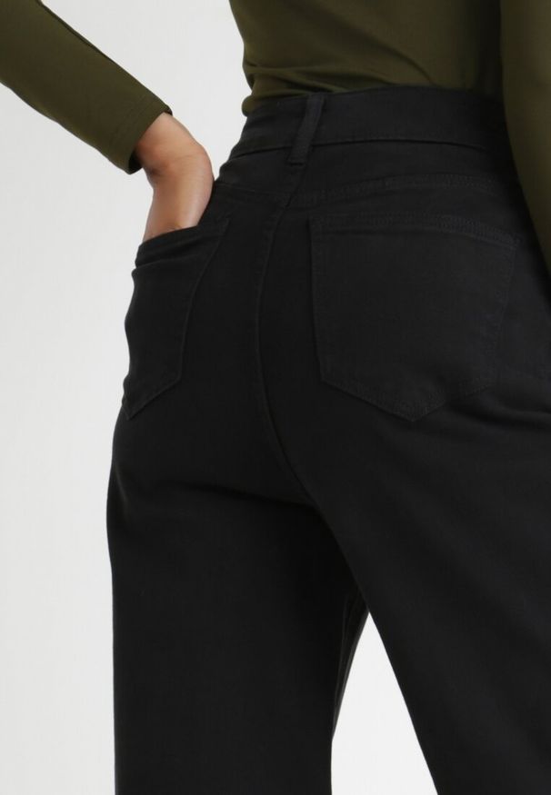 Born2be - Czarne Jeansy Szerokie Murisana. Okazja: na co dzień. Kolor: czarny. Styl: casual, elegancki