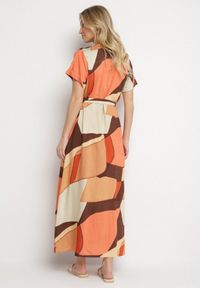 Born2be - Jasnobrązowa Sukienka Rozkloszowana z Wiskozy w Geometryczny Wzór z Paskiem Ranislla. Okazja: na co dzień. Typ kołnierza: dekolt w serek. Kolor: brązowy. Materiał: wiskoza. Długość rękawa: krótki rękaw. Wzór: geometria. Styl: casual, elegancki #7