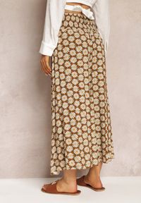 Renee - Jasnobrązowe Szerokie Spodnie z Wiskozy w Kwiaty Ramit. Stan: podwyższony. Kolor: brązowy. Materiał: wiskoza. Wzór: kwiaty. Styl: elegancki #6