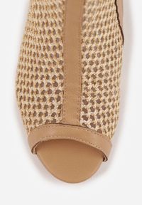 Renee - Beżowe Botki Peep Toe z Plecionki na Słupku ze Skórzaną Wkładką Alenika. Okazja: na randkę. Nosek buta: otwarty. Kolor: beżowy. Materiał: skóra. Wzór: haft. Obcas: na słupku. Styl: boho #5